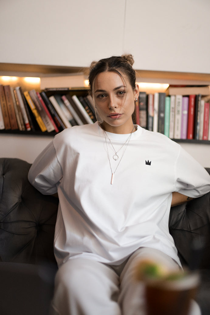 Oversized T-shirt "Believe in magic"